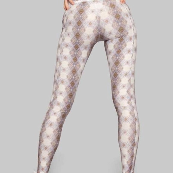 Wolven threads Crossover Pocket Legging - Picture 6 of 7